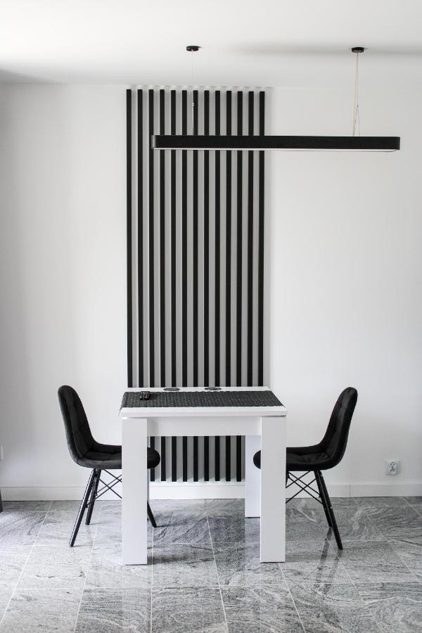 Apartament Black-Niska Z Garazem Podziemnym Κίελτσε Εξωτερικό φωτογραφία